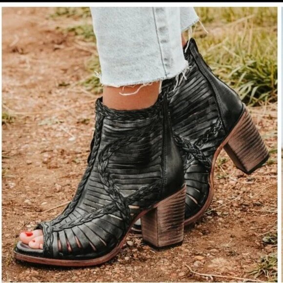 Freebird by Steven Shoes - Freebird by Steven Bela Heeled Cage Sandal Ankle Boots in Distressed Black NEW 7